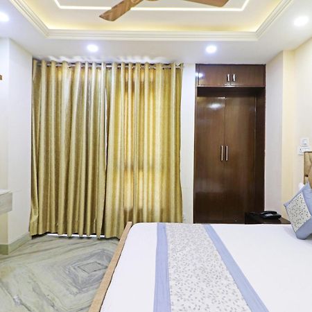 Hotel Samrat Residency 10 Mints Walking Distance Nizamuddin Railway Station New Delhi Ngoại thất bức ảnh