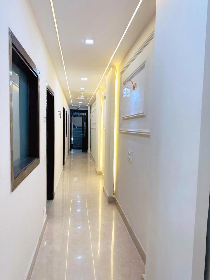 Hotel Samrat Residency 10 Mints Walking Distance Nizamuddin Railway Station New Delhi Ngoại thất bức ảnh