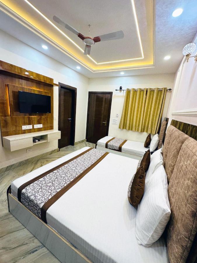 Hotel Samrat Residency 10 Mints Walking Distance Nizamuddin Railway Station New Delhi Ngoại thất bức ảnh