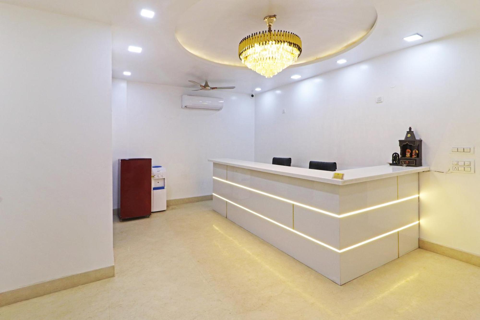 Hotel Samrat Residency 10 Mints Walking Distance Nizamuddin Railway Station New Delhi Ngoại thất bức ảnh