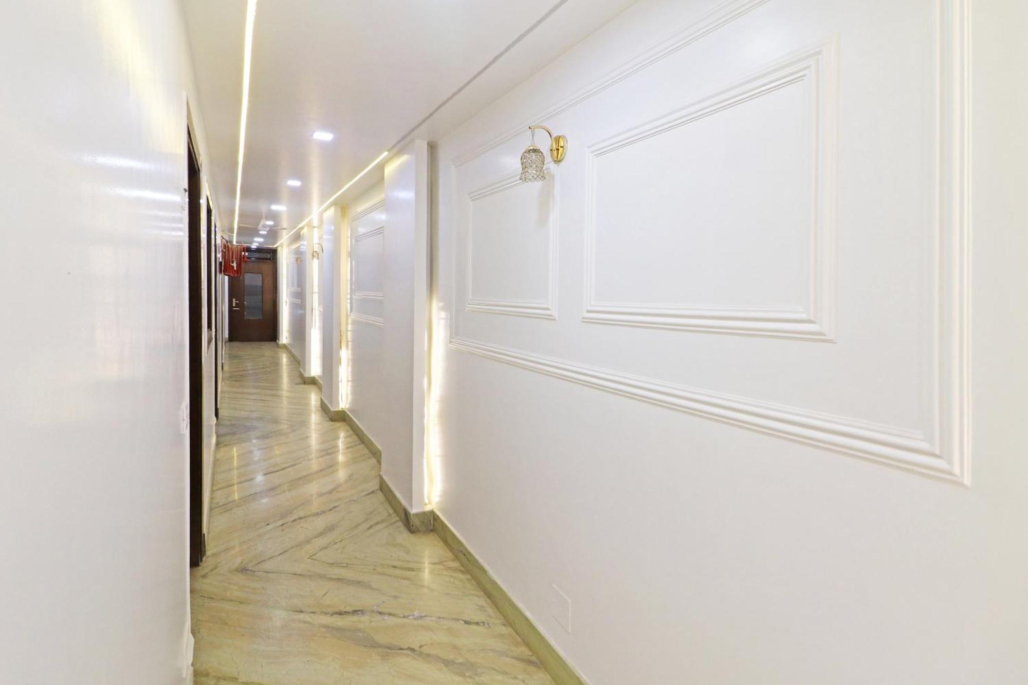 Hotel Samrat Residency 10 Mints Walking Distance Nizamuddin Railway Station New Delhi Ngoại thất bức ảnh