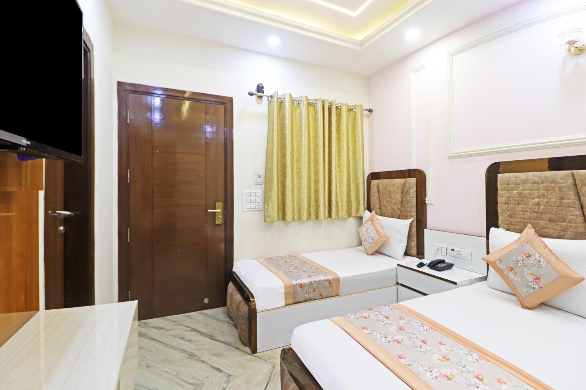 Hotel Samrat Residency 10 Mints Walking Distance Nizamuddin Railway Station New Delhi Ngoại thất bức ảnh