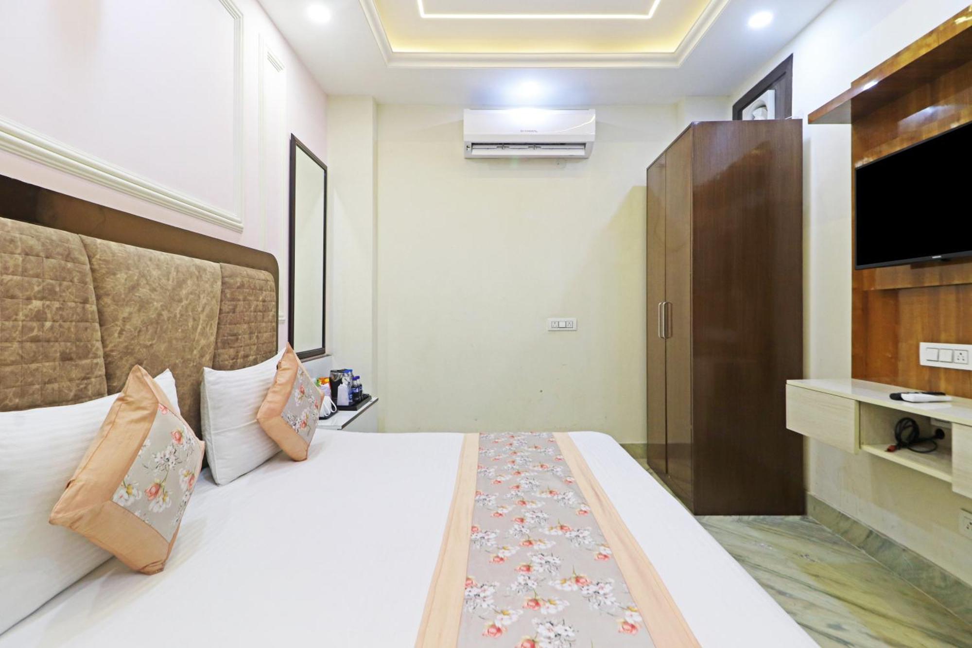 Hotel Samrat Residency 10 Mints Walking Distance Nizamuddin Railway Station New Delhi Ngoại thất bức ảnh