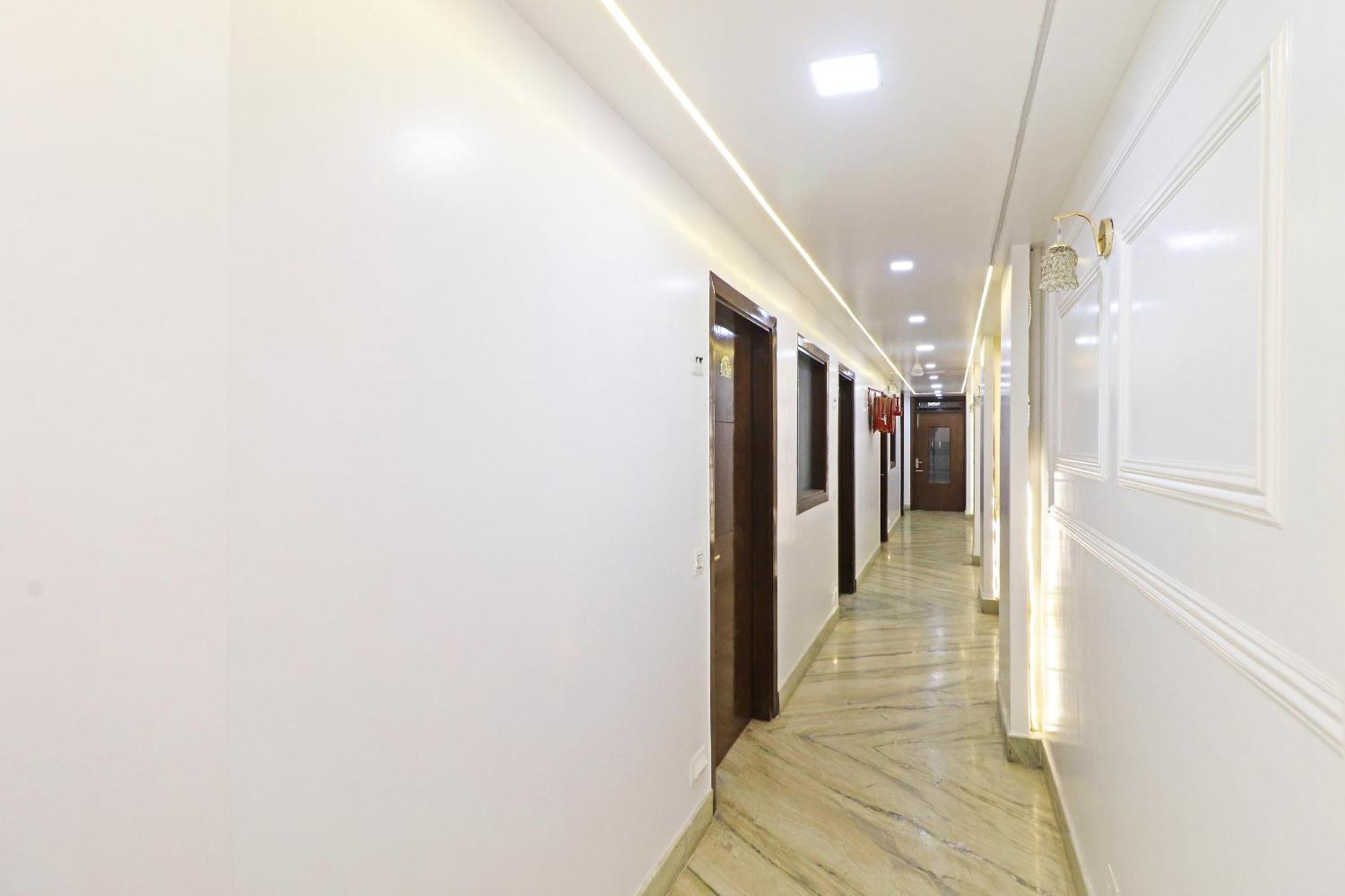 Hotel Samrat Residency 10 Mints Walking Distance Nizamuddin Railway Station New Delhi Ngoại thất bức ảnh