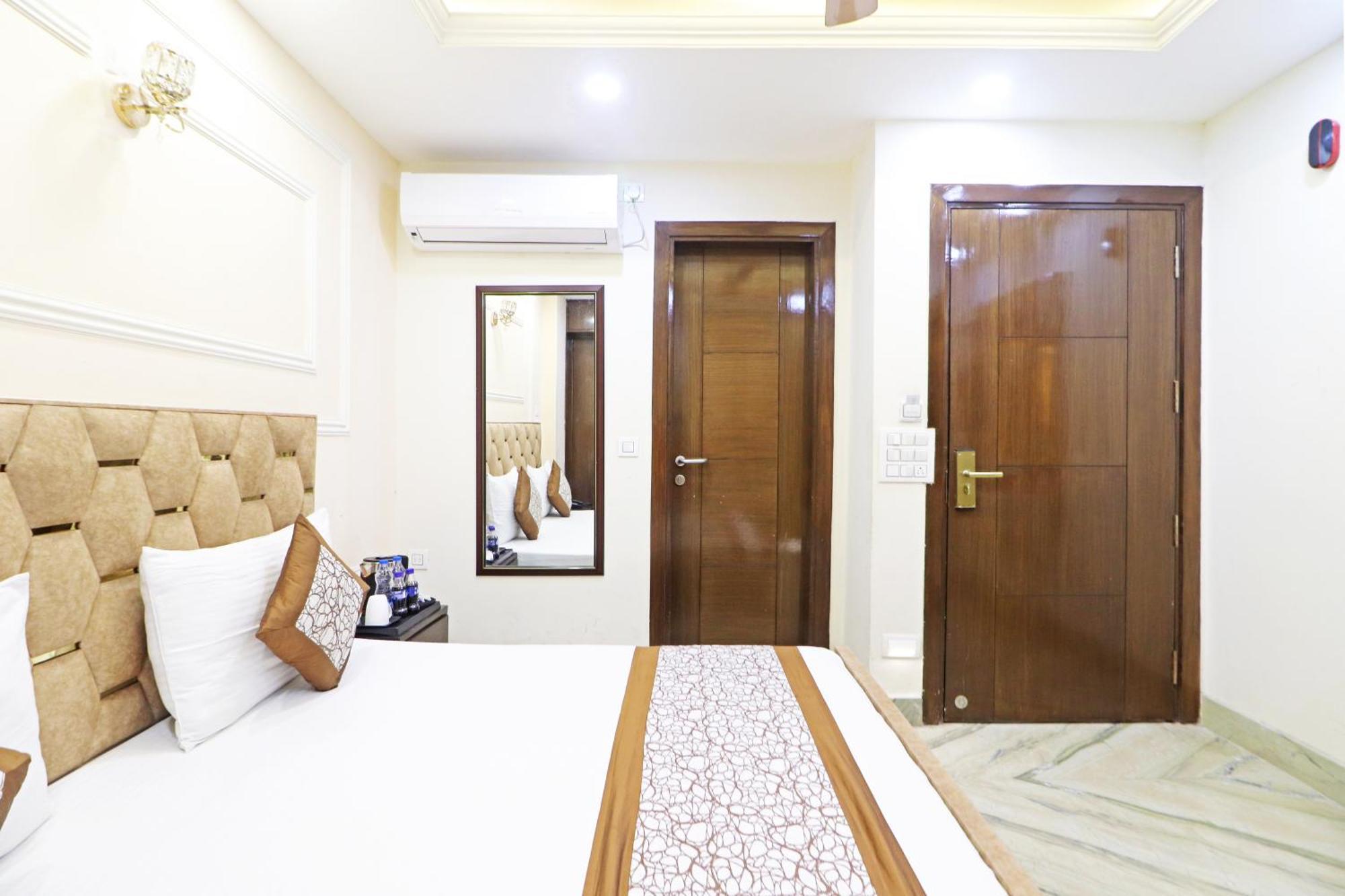 Hotel Samrat Residency 10 Mints Walking Distance Nizamuddin Railway Station New Delhi Ngoại thất bức ảnh