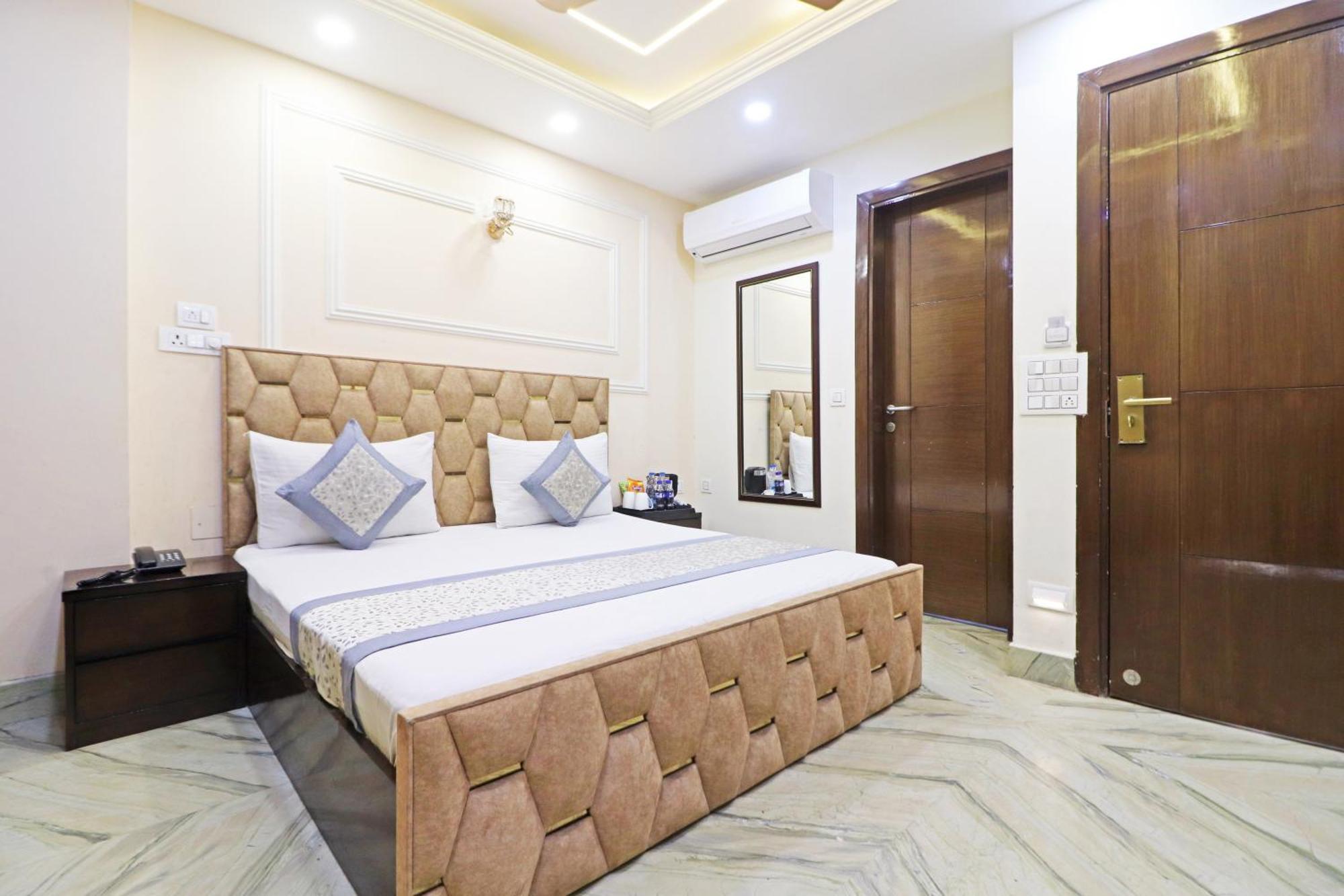Hotel Samrat Residency 10 Mints Walking Distance Nizamuddin Railway Station New Delhi Ngoại thất bức ảnh
