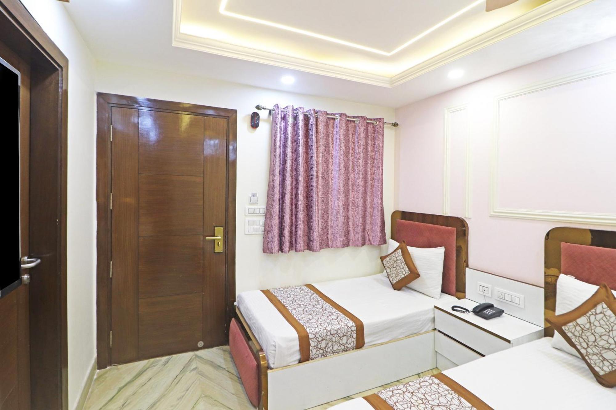 Hotel Samrat Residency 10 Mints Walking Distance Nizamuddin Railway Station New Delhi Ngoại thất bức ảnh