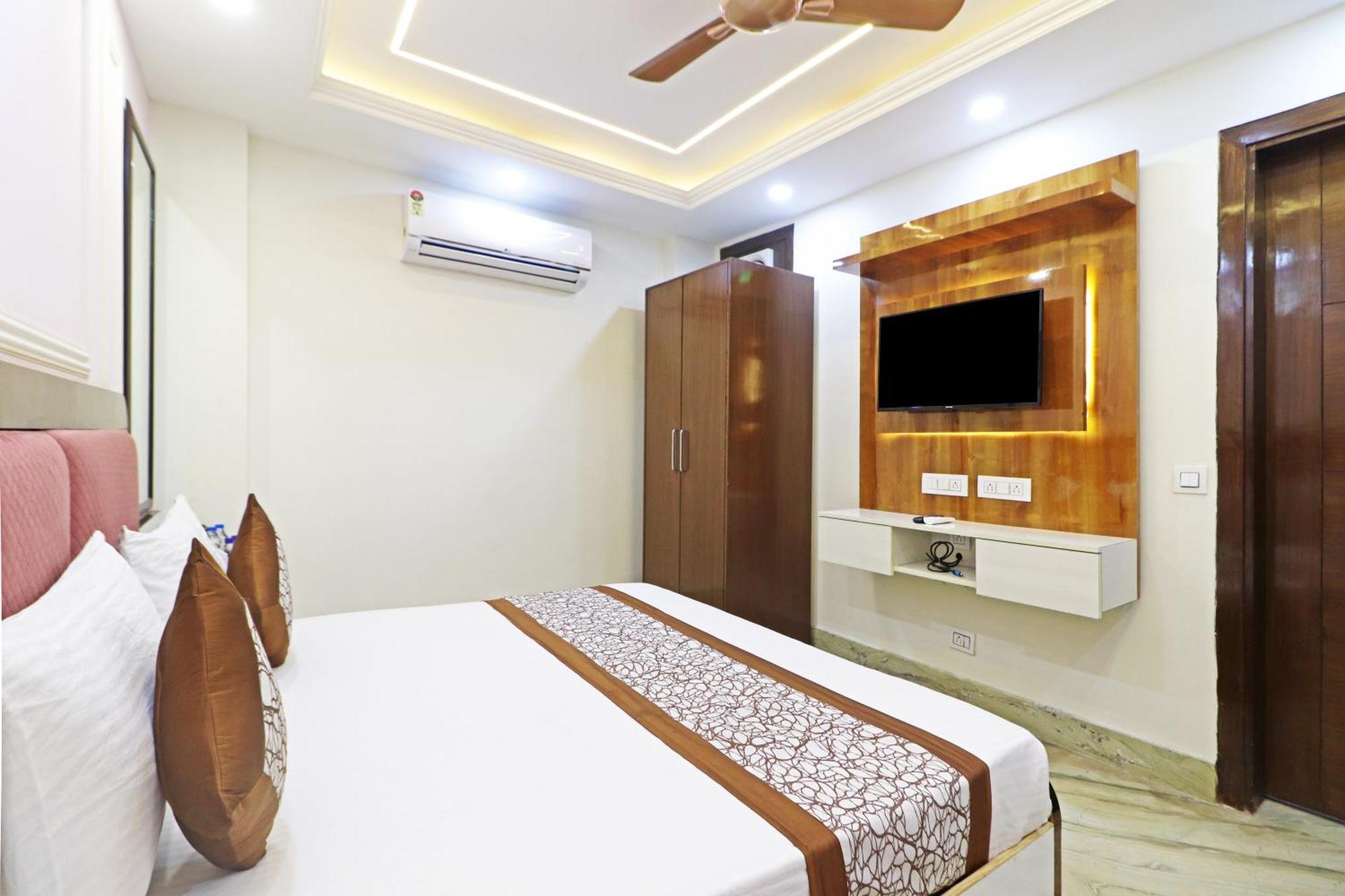 Hotel Samrat Residency 10 Mints Walking Distance Nizamuddin Railway Station New Delhi Ngoại thất bức ảnh