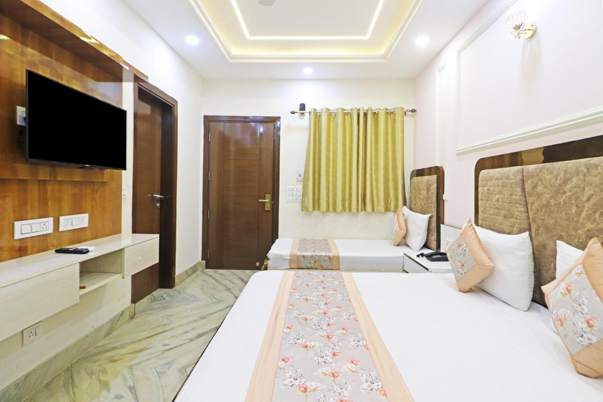 Hotel Samrat Residency 10 Mints Walking Distance Nizamuddin Railway Station New Delhi Ngoại thất bức ảnh