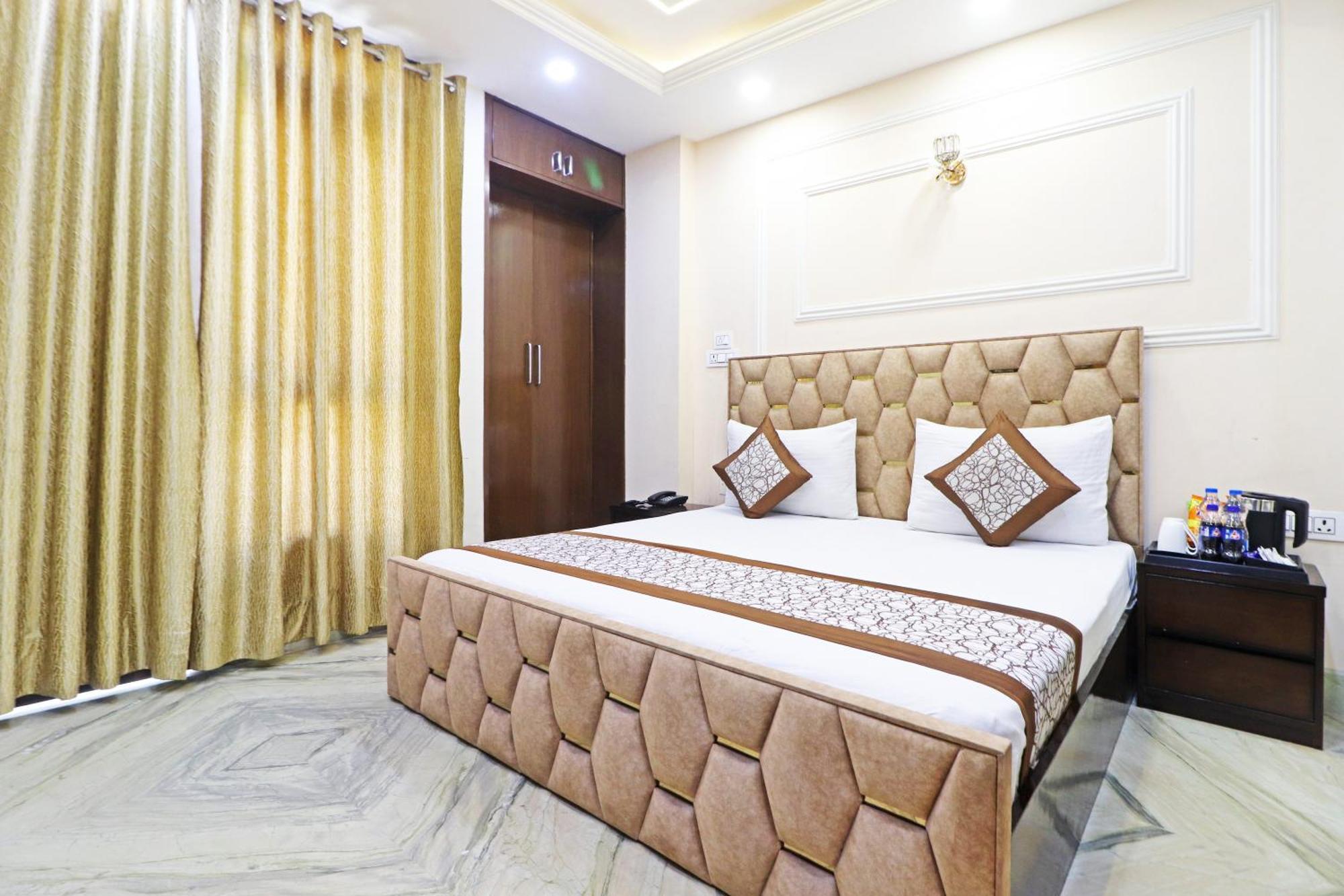 Hotel Samrat Residency 10 Mints Walking Distance Nizamuddin Railway Station New Delhi Ngoại thất bức ảnh