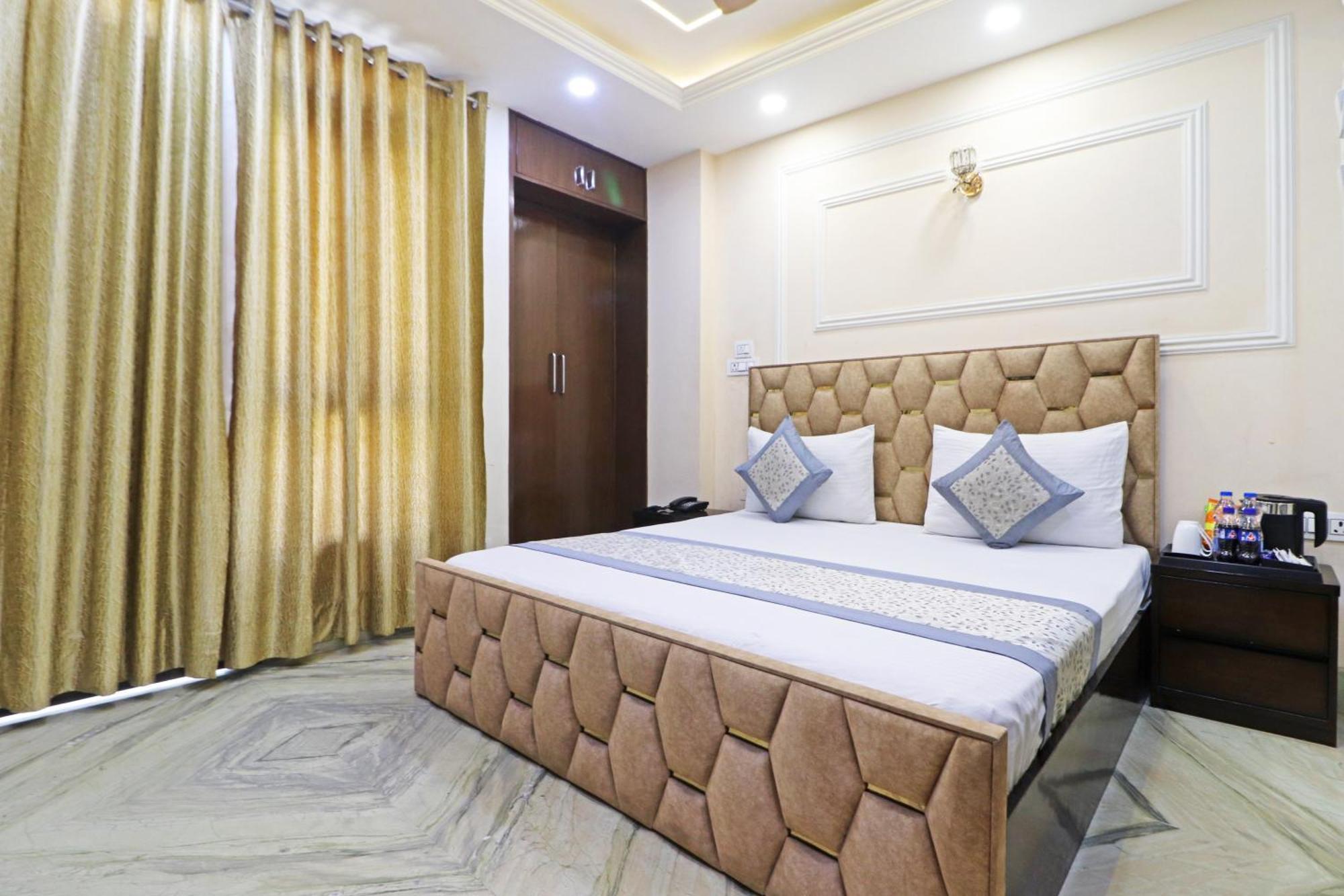 Hotel Samrat Residency 10 Mints Walking Distance Nizamuddin Railway Station New Delhi Ngoại thất bức ảnh