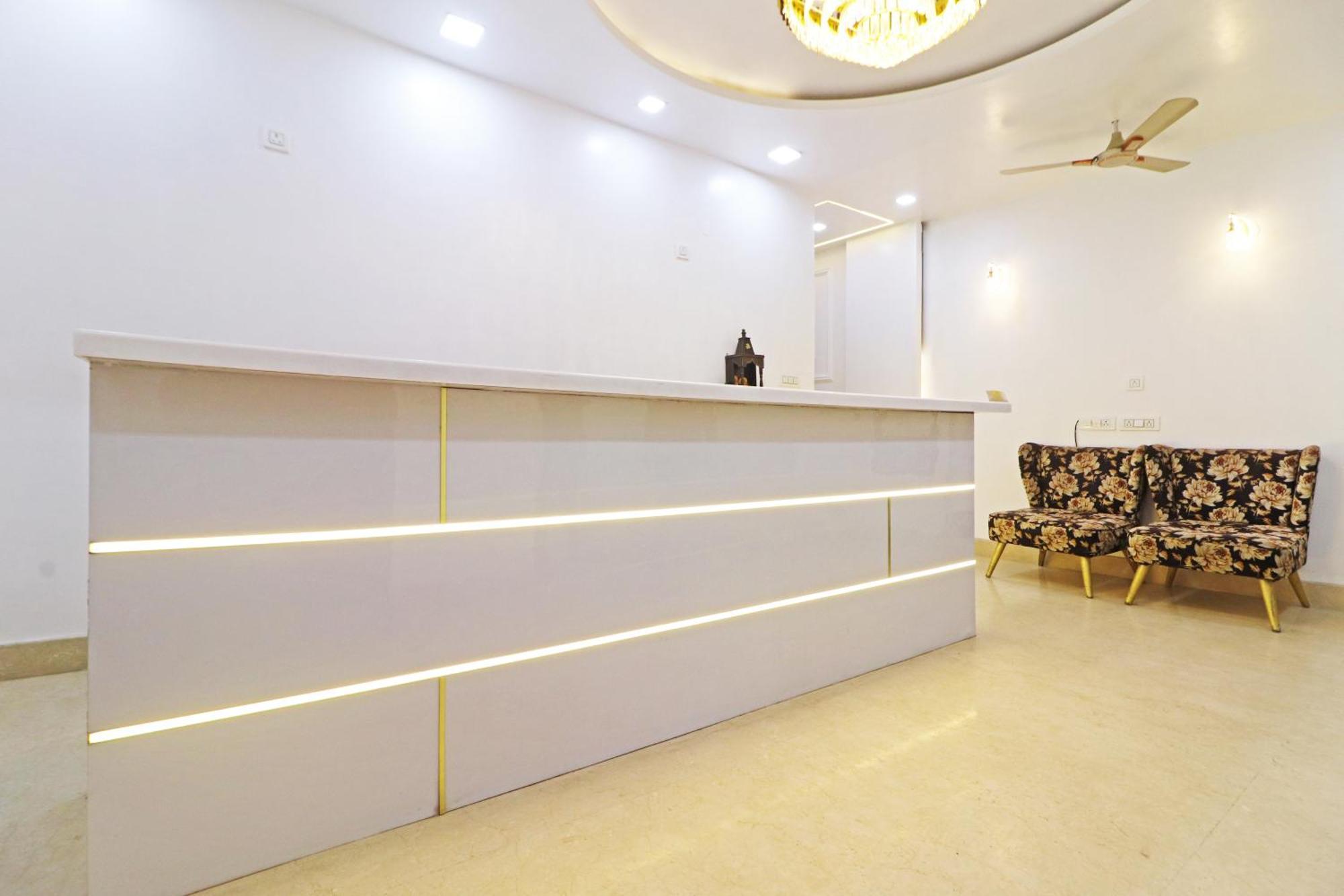 Hotel Samrat Residency 10 Mints Walking Distance Nizamuddin Railway Station New Delhi Ngoại thất bức ảnh
