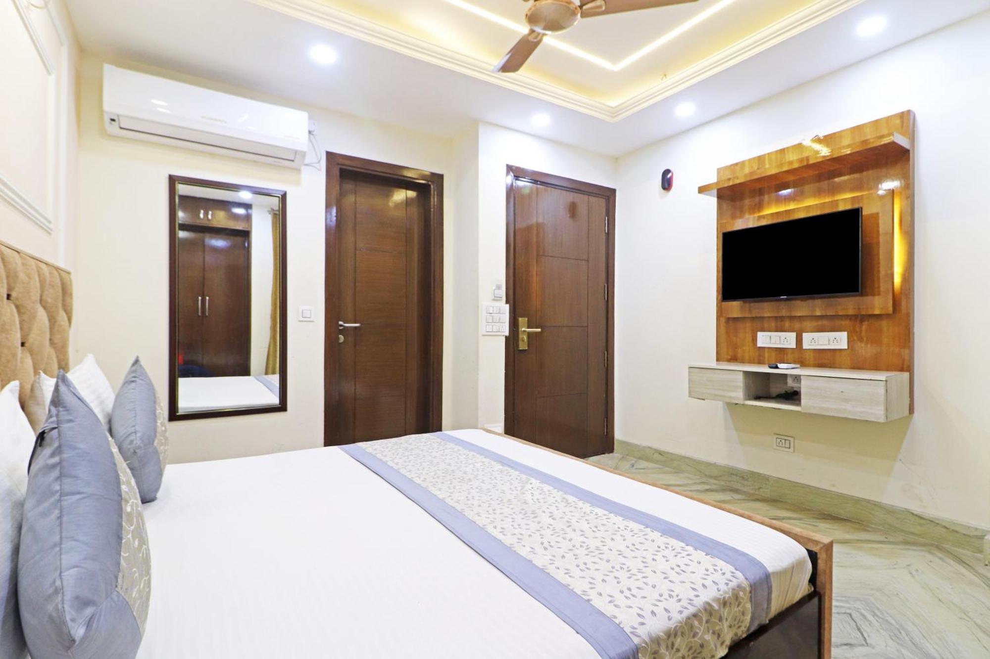 Hotel Samrat Residency 10 Mints Walking Distance Nizamuddin Railway Station New Delhi Ngoại thất bức ảnh