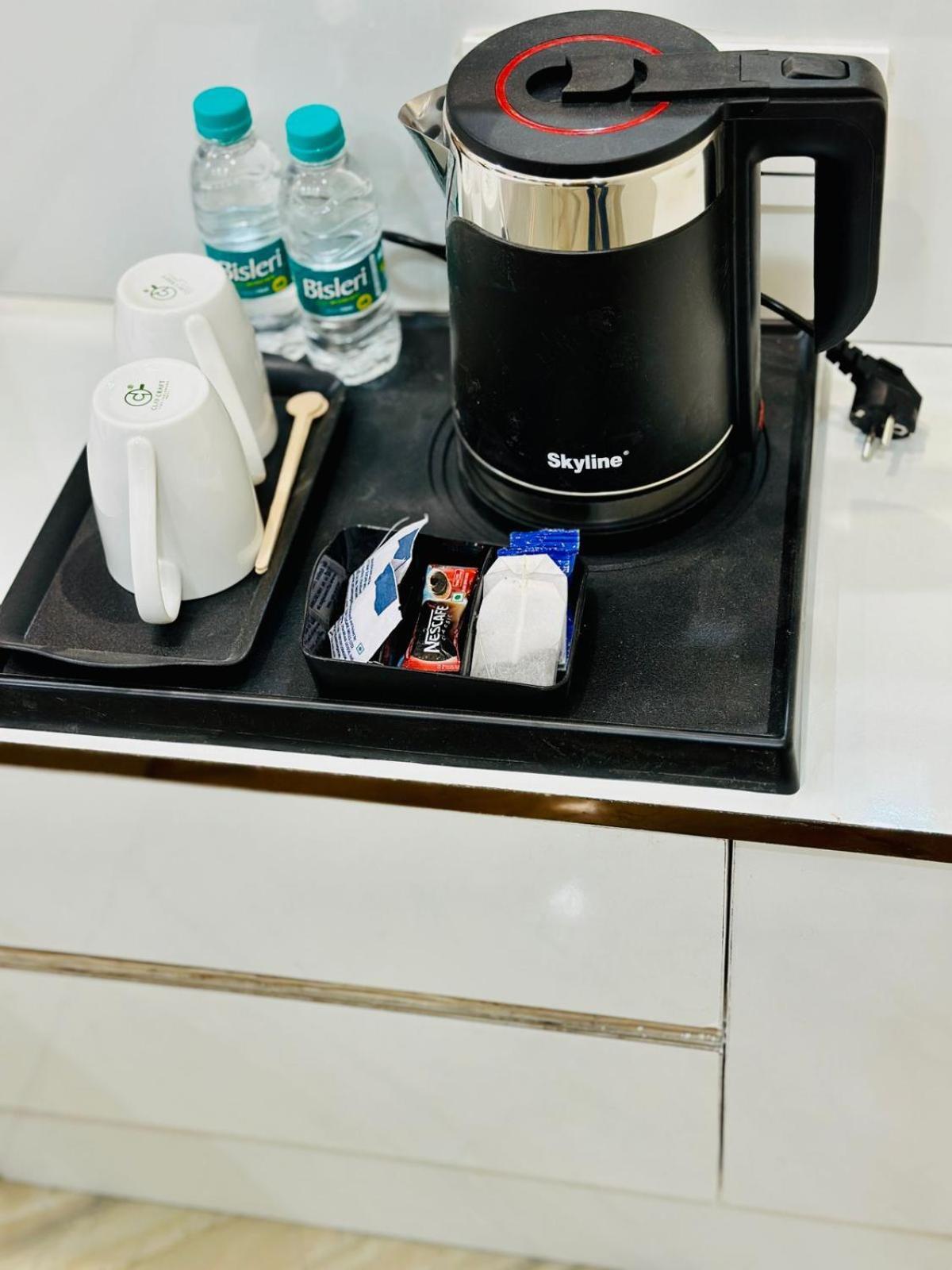 Hotel Samrat Residency 10 Mints Walking Distance Nizamuddin Railway Station New Delhi Ngoại thất bức ảnh
